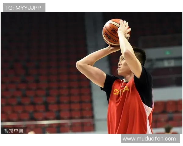 周鹏：从篮球场上的拼搏者到生活中的励志榜样，激励无数年轻人追梦之路